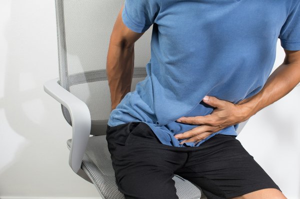 Comprendre le rot qui sent l'œuf pourri et ses causes