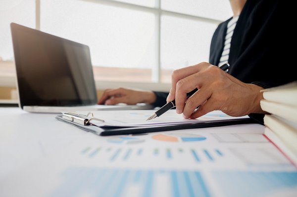Stratégies efficaces pour booster vos revenus facilement