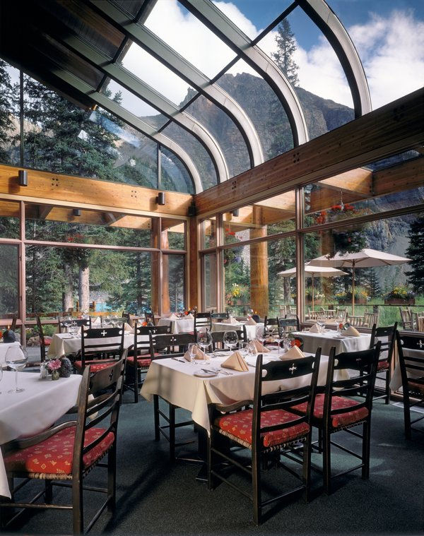 Mobilier restaurant résistant : alliez robustesse et style